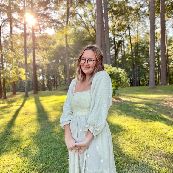 Meet your Posher, Heather - Picture 1 of 1